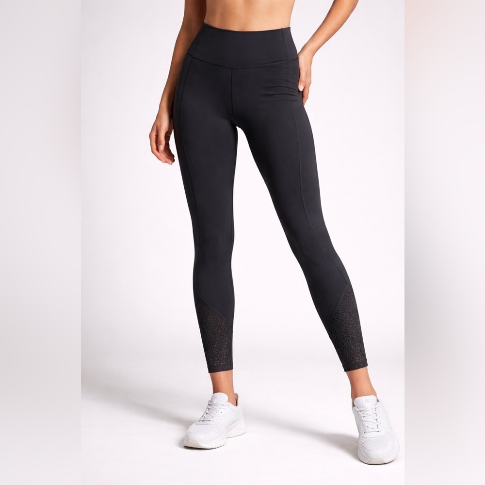 PINK Victoria’s Secret sport leggings Sz medium activewear woman